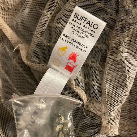 Buffalo David Bitton dusty pink mesh beads and sequins t shirt. - Picture 4 of 4